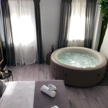 Apartment Zagreb Jacuzzi Buitenkant foto