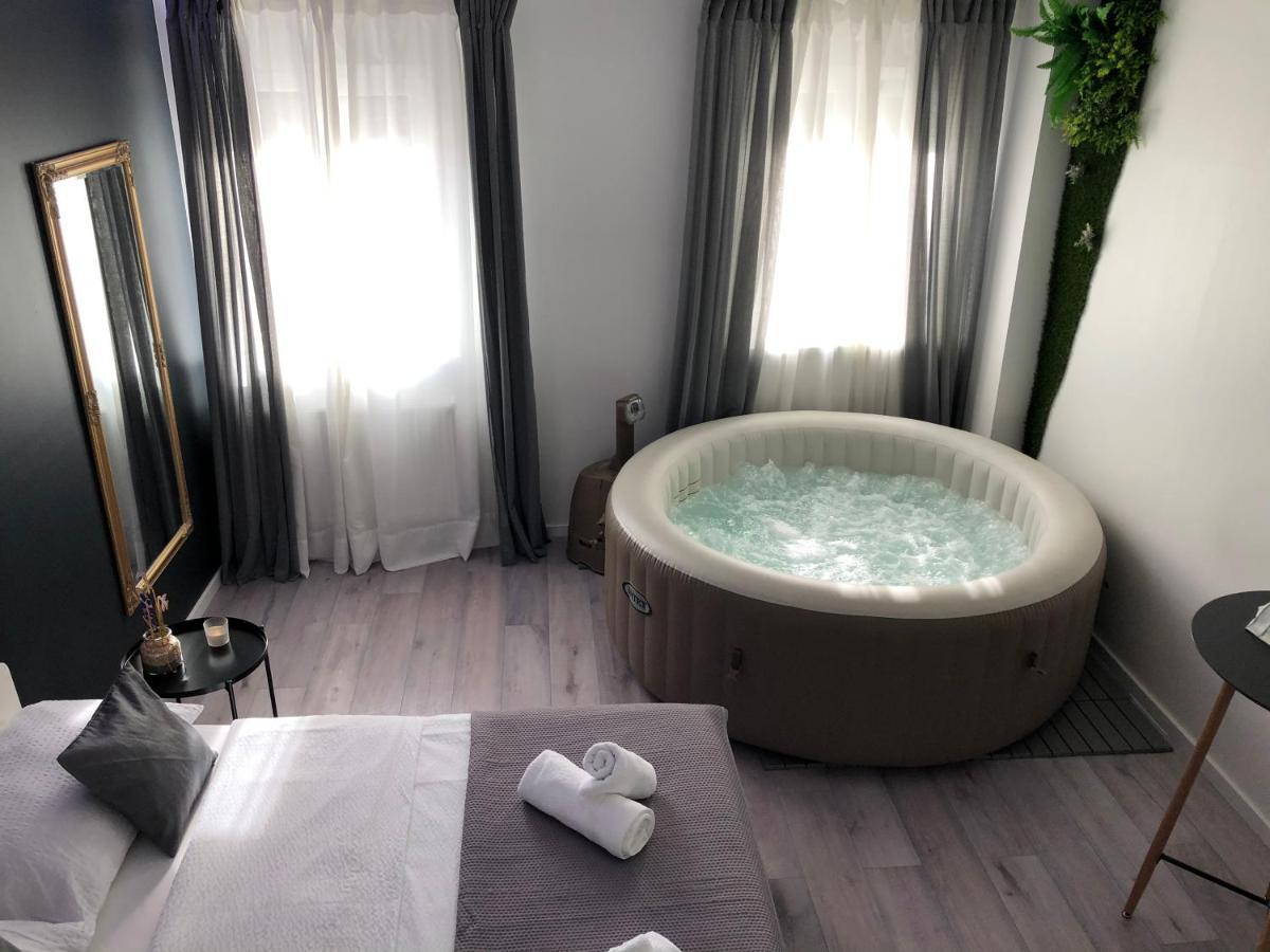 Apartment Zagreb Jacuzzi Buitenkant foto