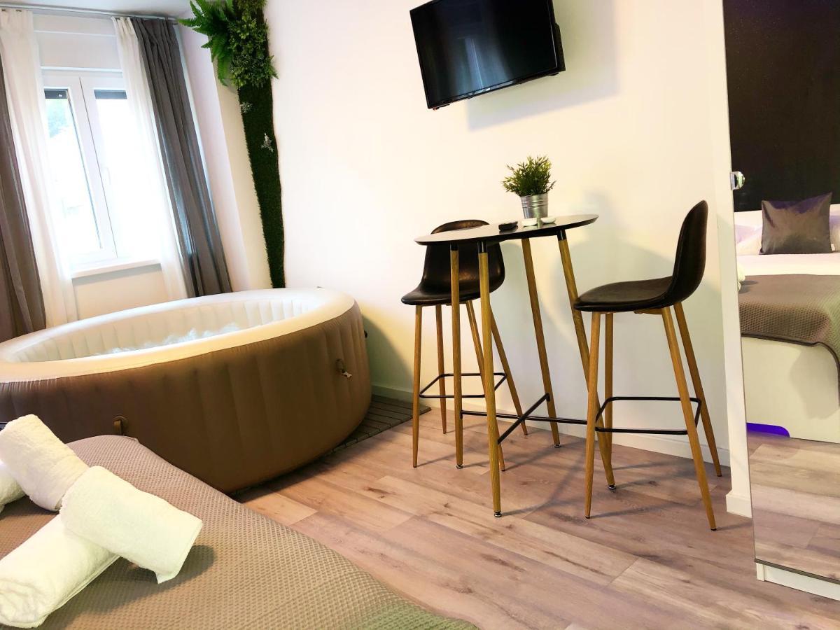 Apartment Zagreb Jacuzzi Buitenkant foto