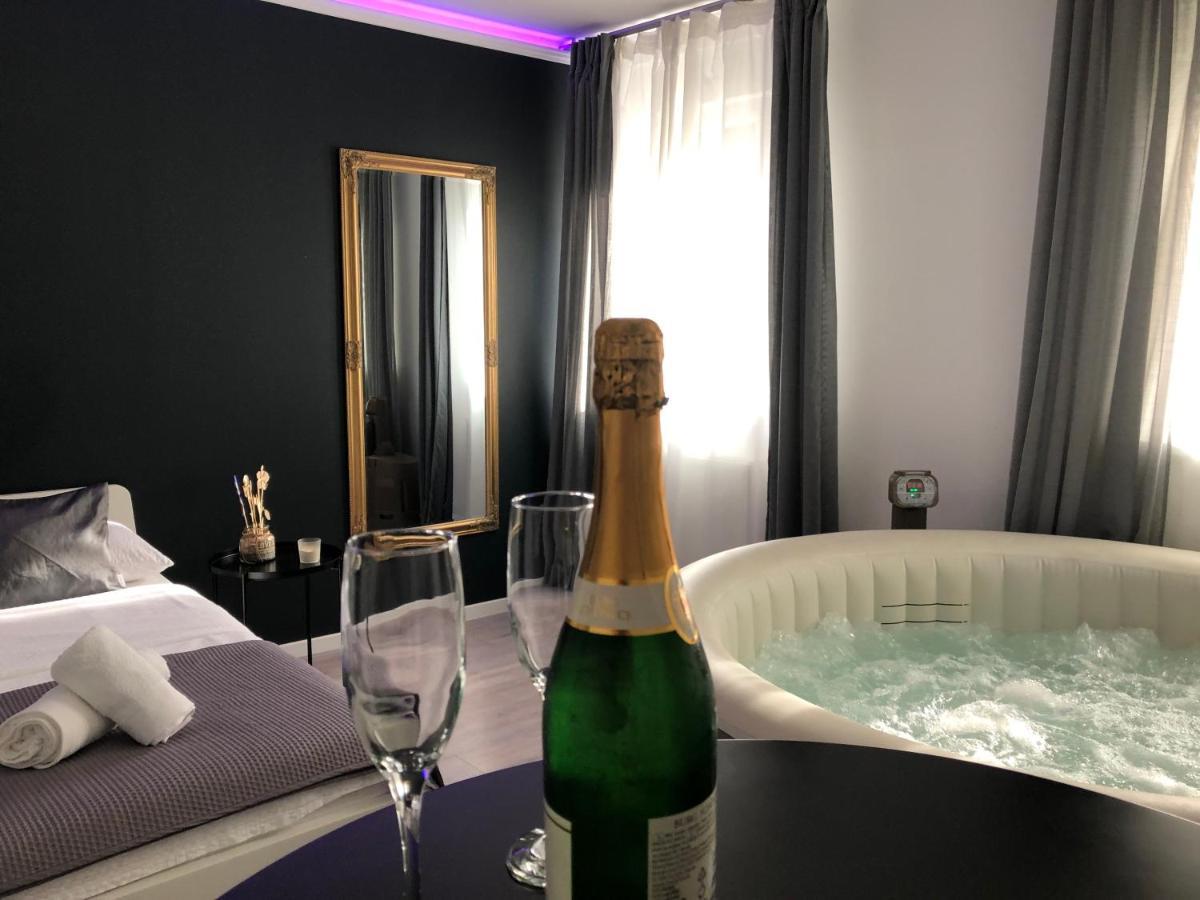 Apartment Zagreb Jacuzzi Buitenkant foto