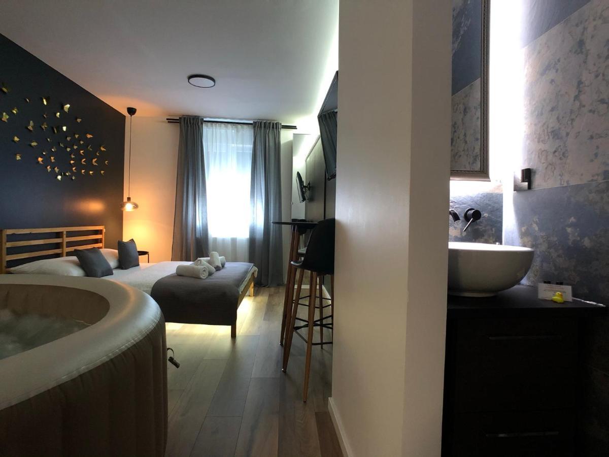 Apartment Zagreb Jacuzzi Buitenkant foto