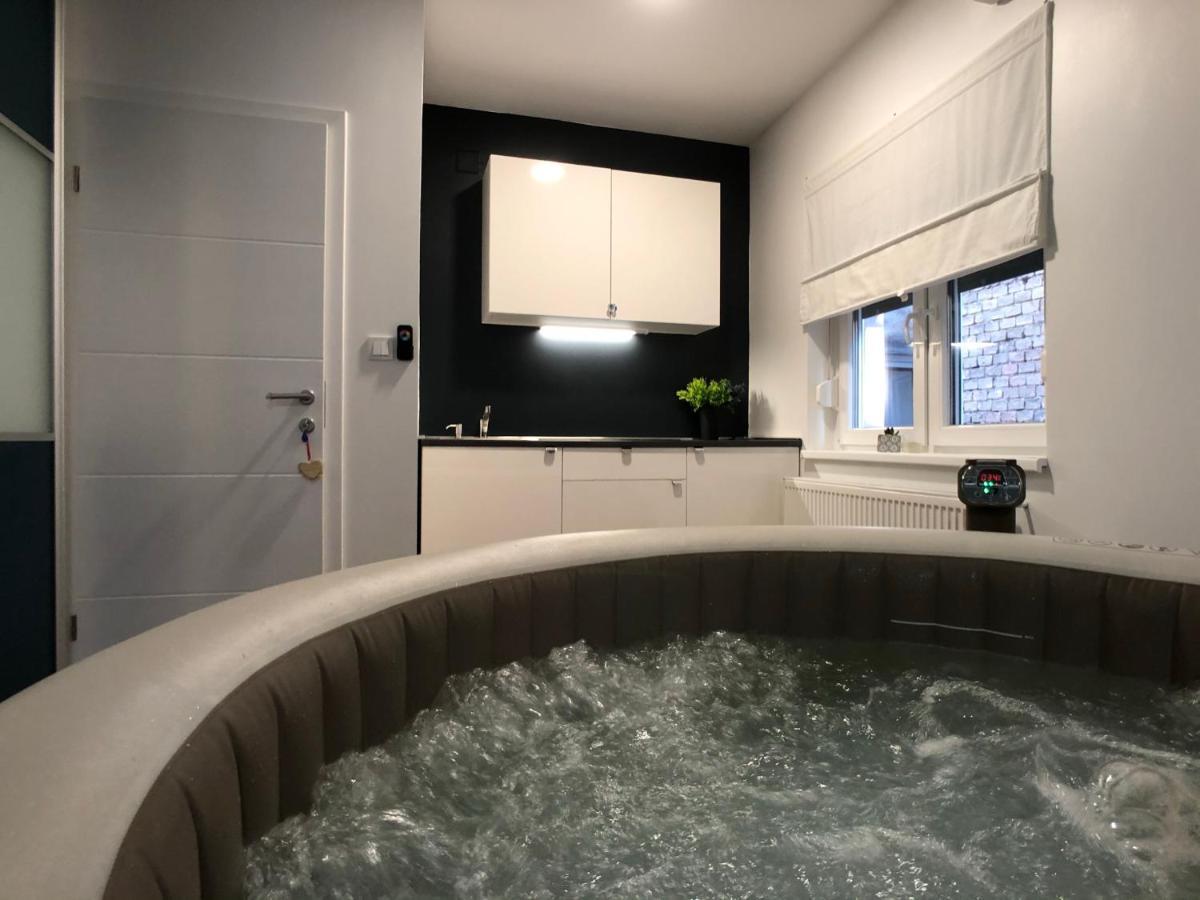 Apartment Zagreb Jacuzzi Buitenkant foto