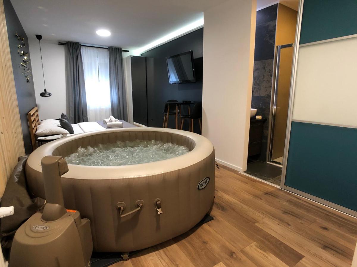 Apartment Zagreb Jacuzzi Buitenkant foto